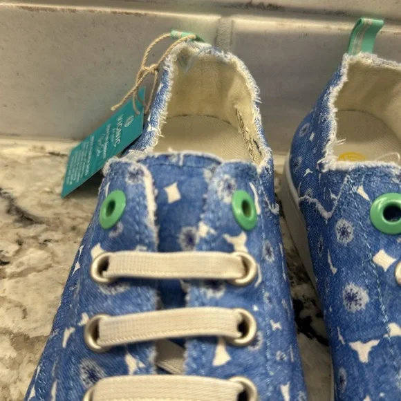 NWT Vionic Beachy Sneakers - Size 7 - Picture 2 of 6